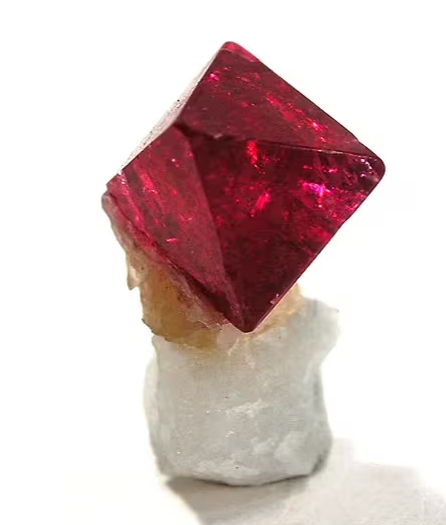 尖晶石 Spinel