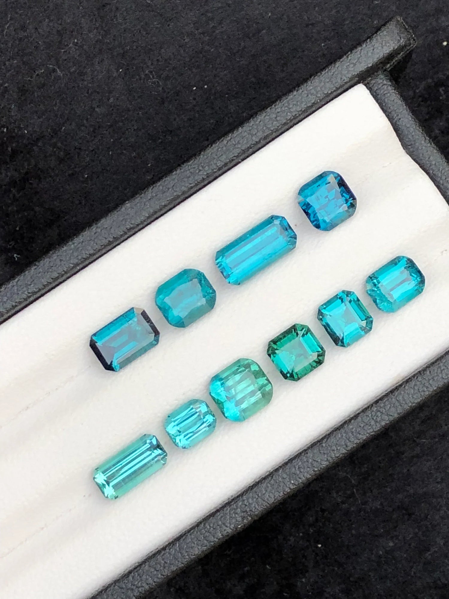 湖水藍碧璽 Lagoon Tourmaline