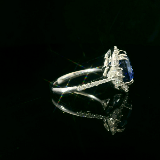 18K White Gold Blue Sapphire Ring
