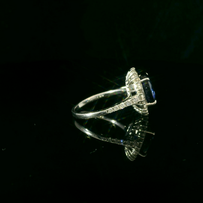 Platinum Sapphire Diamond Ring / 鉑金藍寶鑽石戒指