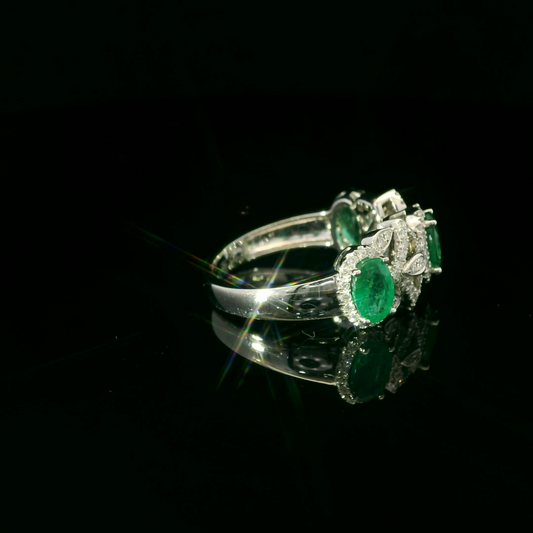 Elegant Emerald Ring