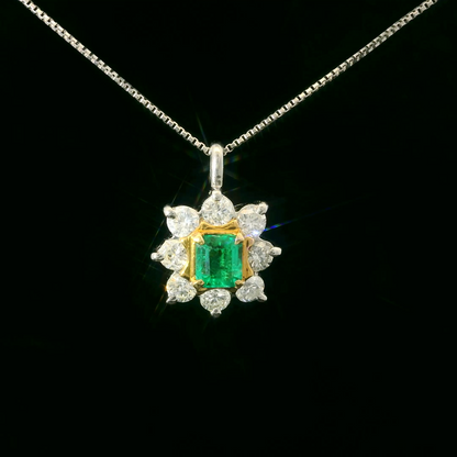 Elegant Emerald Pendant Necklace