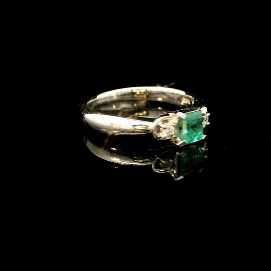 綠寶石戒指 / Emerald Ring