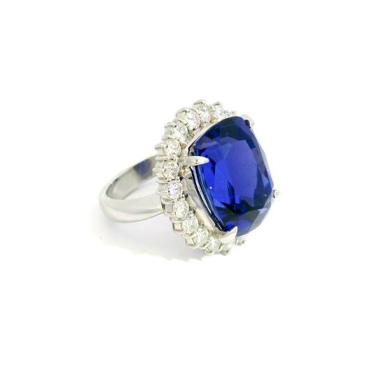18卡坦桑石鑽石戒指 / 18ct Tanzanite Diamond Ring