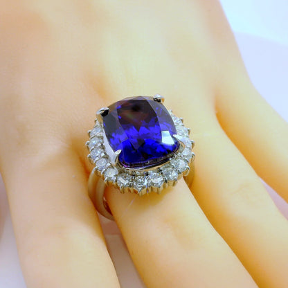 18卡坦桑石鑽石戒指 / 18ct Tanzanite Diamond Ring