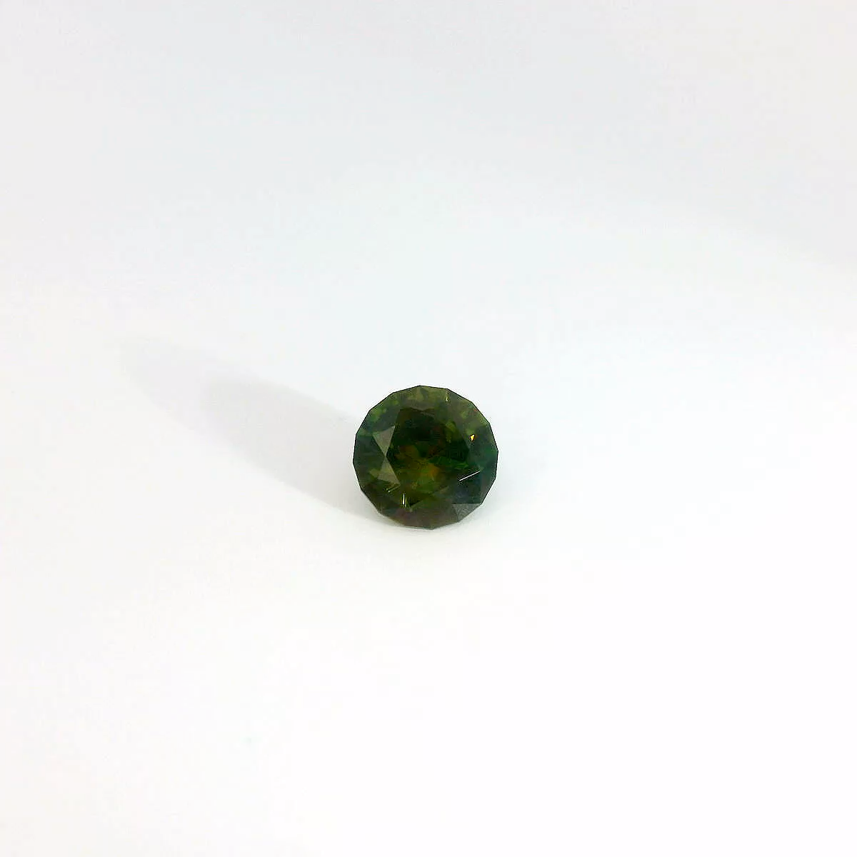 1.898卡巴基斯坦鉻榍石 / 1.898ct CHROME SPHENE Round Cut – DiamondAsia Online Store