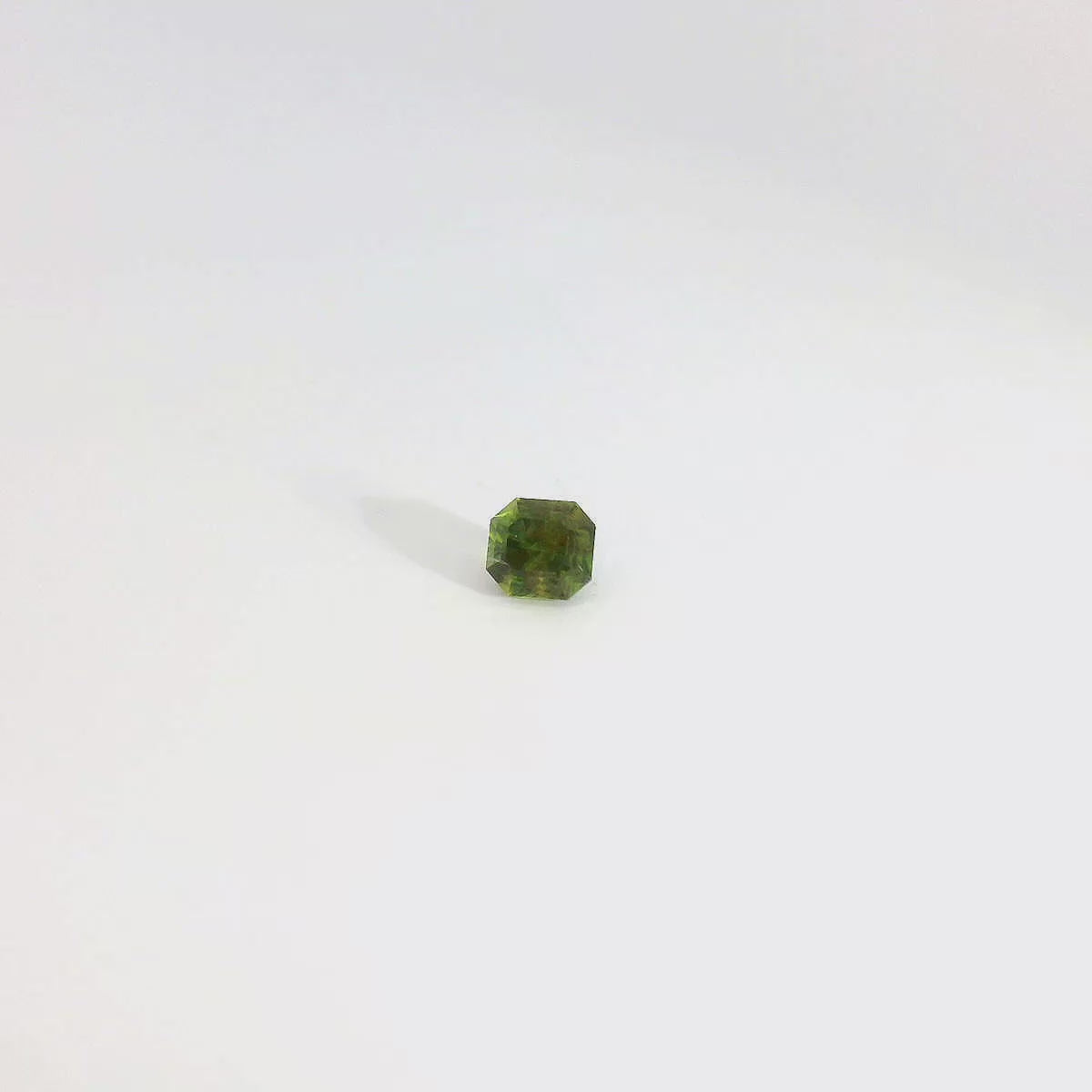 0.653卡巴基斯坦鉻榍石 / 0.653ct CHROME SPHENE Emerald Cut – DiamondAsia Online ...